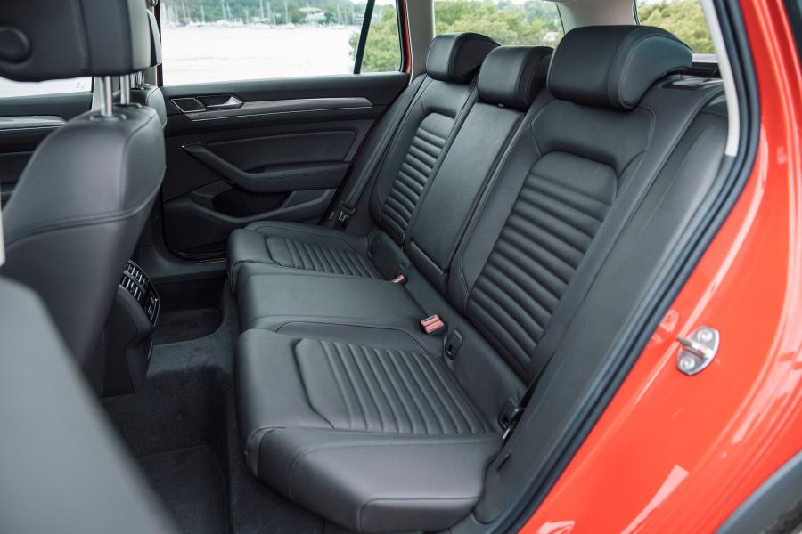 Интерьер Volkswagen Passat Alltrack 2016 года  (AU) (фото 4 из 30)